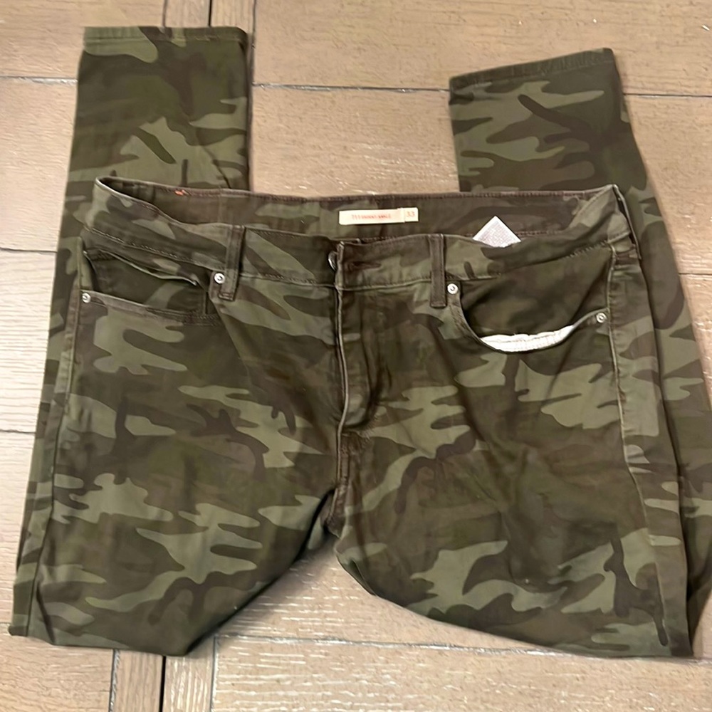 Levi Green camo jeans